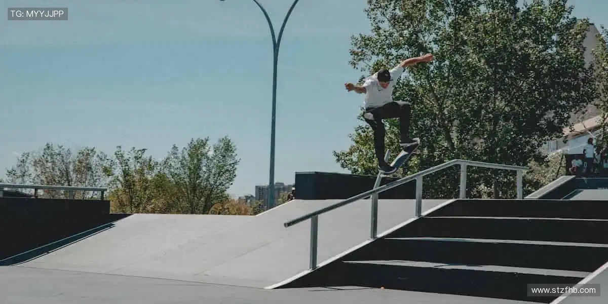 📱 实时互动，畅聊赛事！💬